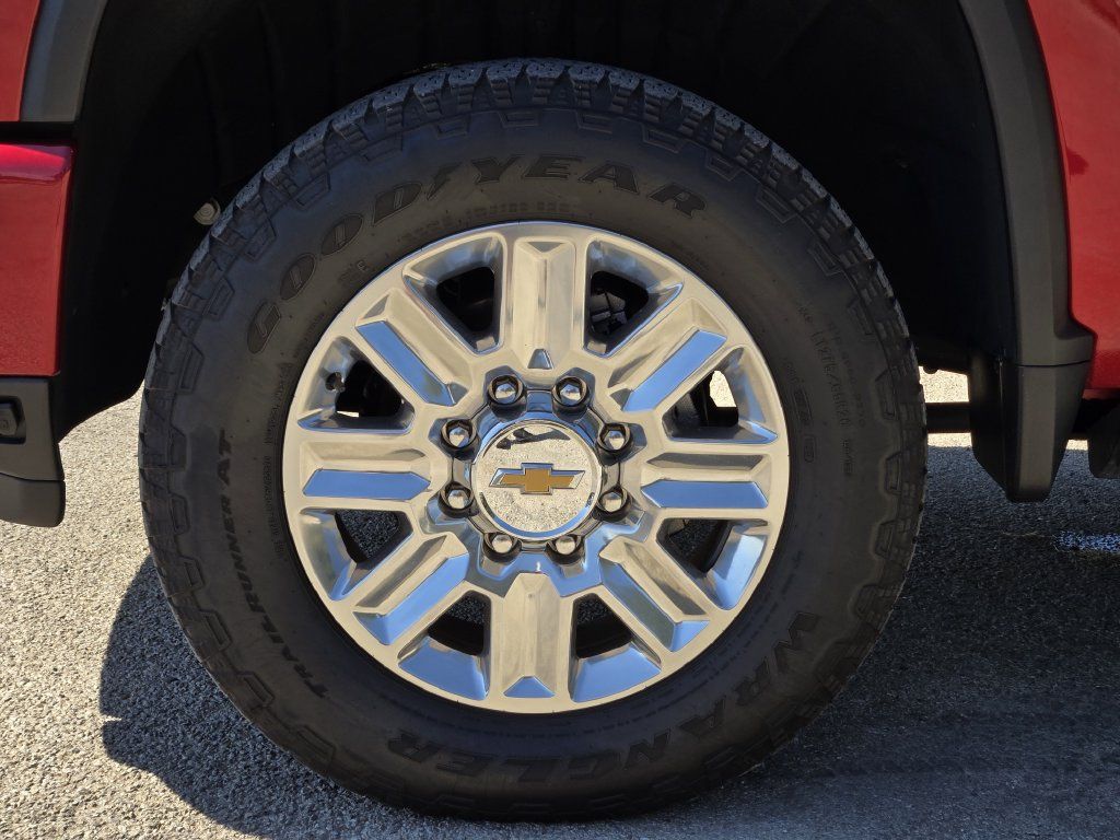 Used 2025 Chevrolet Silverado 3500 High Country w/ High Country Premium Package AWD/4WD image 12