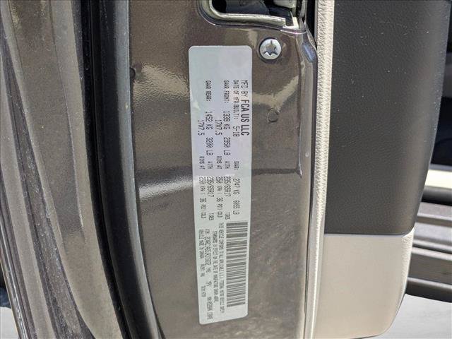 Used 2018 Chrysler Pacifica L FWD image 23