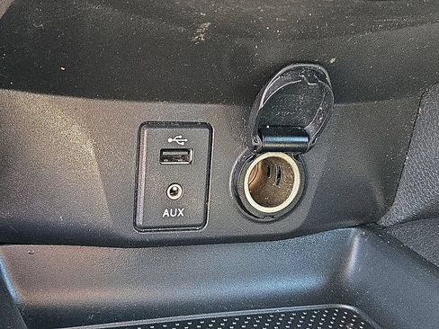 Used 2016 Nissan Rogue S AWD/4WD image 27