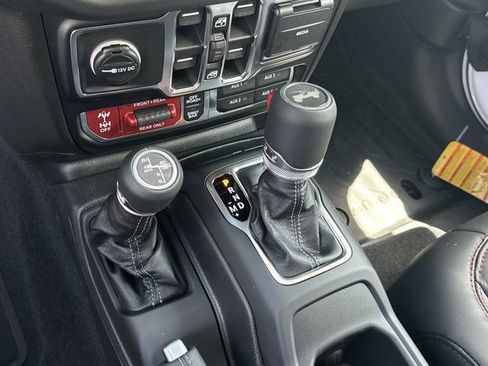 New 2026 Jeep Wrangler Unlimited Rubicon AWD/4WD image 28