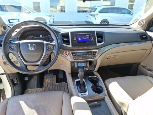 Used 2017 Honda Ridgeline RTL image 18