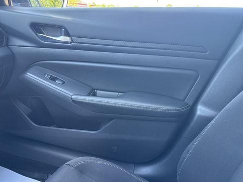 Used 2025 Nissan Altima 2.5 SV FWD image 21