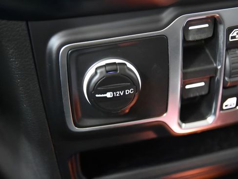 Used 2021 Jeep Wrangler Unlimited Sahara image 20