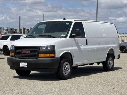 New 2026 GMC Savana 2500 w/ Driver Convenience Package image 6