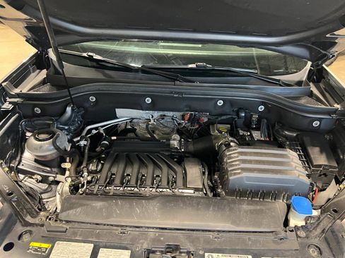 Used 2018 Volkswagen Atlas SEL w/ R-Line Package image 45