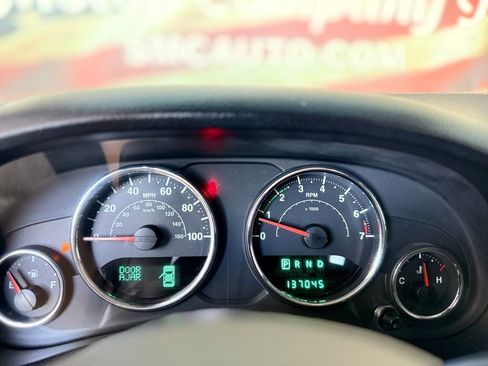 Used 2013 Jeep Wrangler Unlimited Rubicon w/ Connectivity Group AWD/4WD image 26