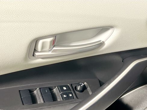 Used 2024 Toyota Corolla SE w/ SE Premium Package FWD image 16