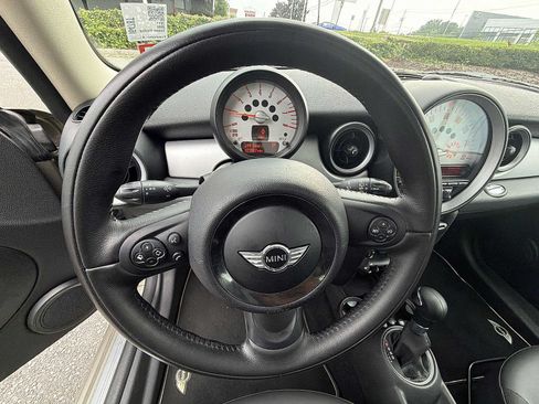 Used 2011 MINI Cooper Hardtop FWD image 23