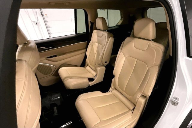 Used 2022 Jeep Grand Cherokee L Limited AWD/4WD image 25