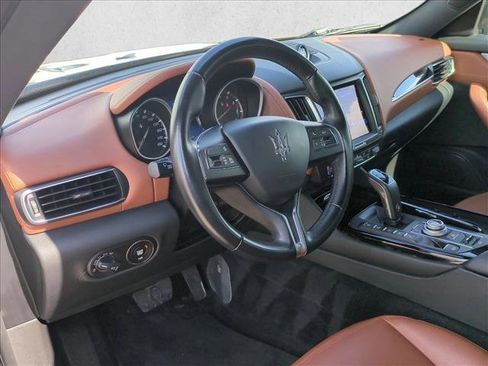 Used 2019 Maserati Levante image 9