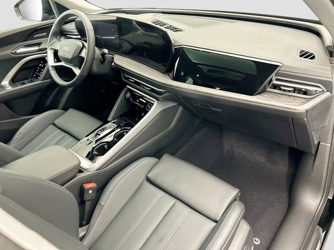 Used 2025 Audi Q5 Premium Plus image 16