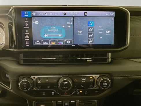 Used 2024 Jeep Gladiator Rubicon w/ Safety Group image 14