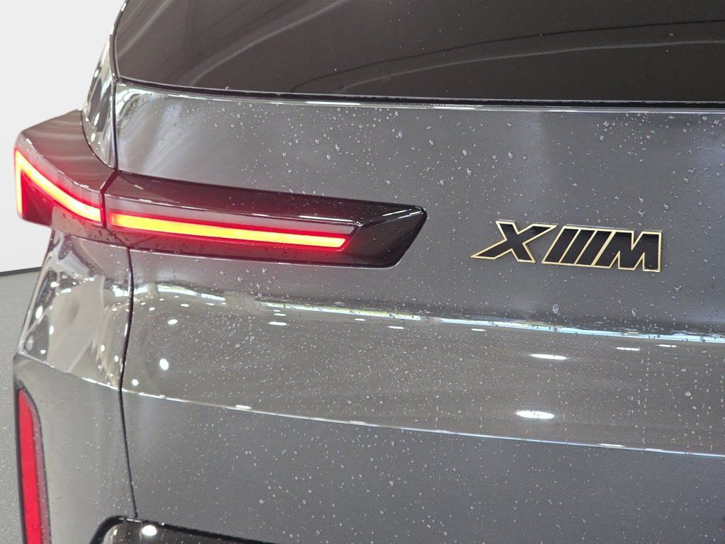 Certified 2023 BMW XM AWD/4WD image 23