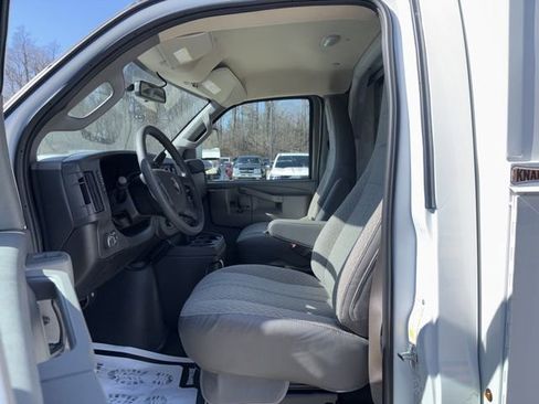 New 2024 Chevrolet Express 3500 RWD image 10