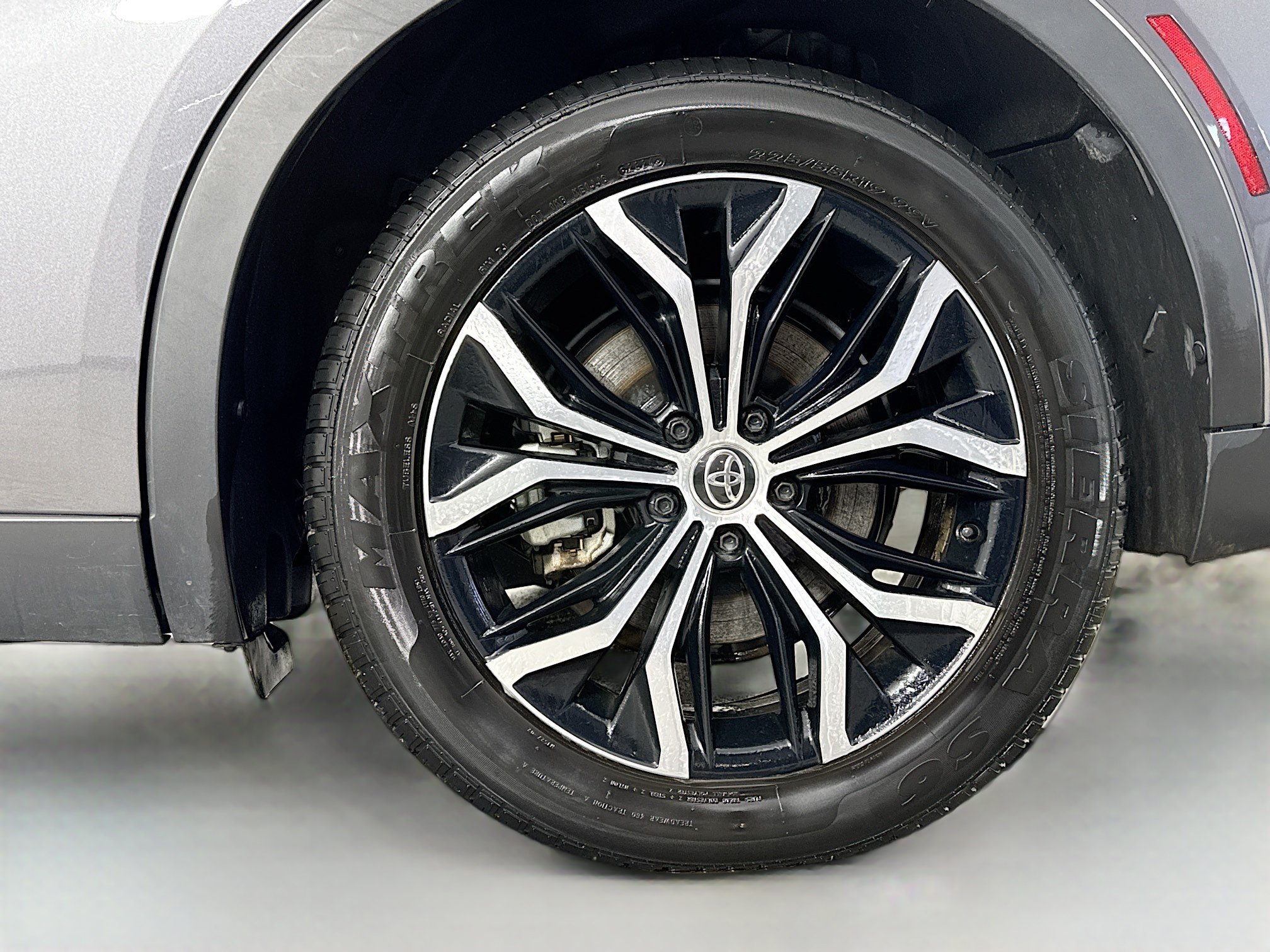 Used 2024 Toyota Crown AWD/4WD image 30