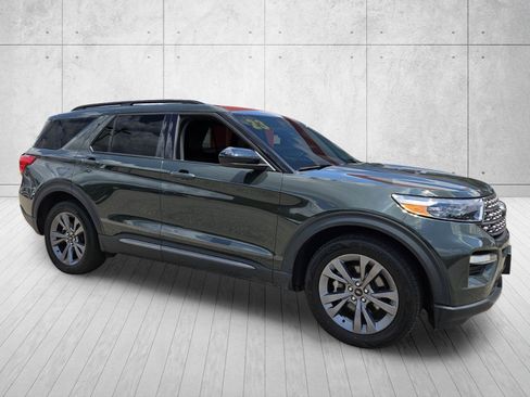 Used 2023 Ford Explorer XLT w/ Equipment Group 202A AWD/4WD image 1