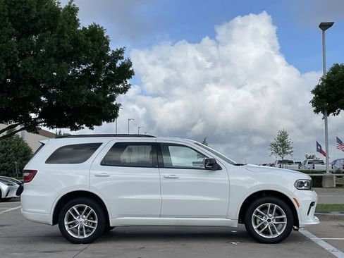 Used 2025 Dodge Durango GT AWD/4WD image 3