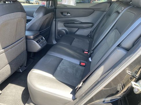 Used 2023 Nissan Ariya FWD image 18