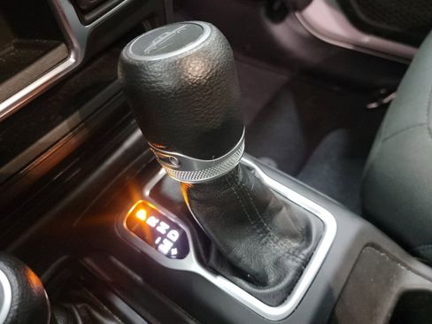 Used 2021 Jeep Gladiator Sport image 27