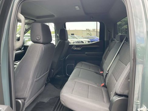 Used 2025 Chevrolet Silverado 1500 LT AWD/4WD image 13