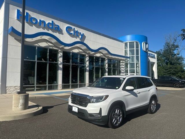 Certified 2024 Honda Passport EX-L image 2
