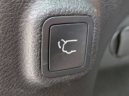 Used 2022 Jeep Cherokee Limited AWD/4WD image 13