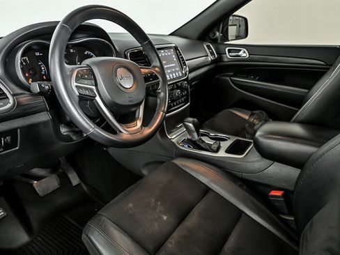 Used 2019 Jeep Grand Cherokee Altitude AWD/4WD image 14