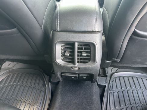 Used 2019 Jeep Cherokee Latitude Plus w/ Comfort/Convenience Group AWD/4WD image 31