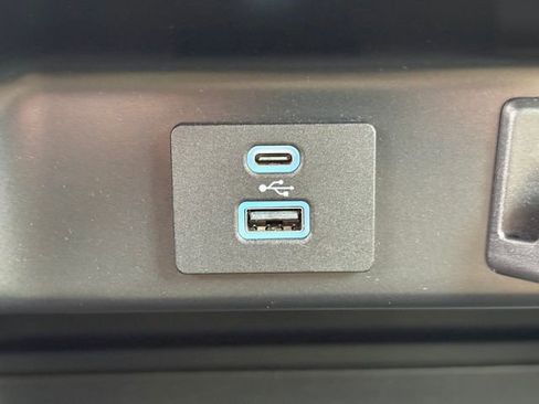 Used 2023 Ford F150 XLT image 11