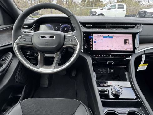 New 2026 Jeep Grand Cherokee 4WD image 18