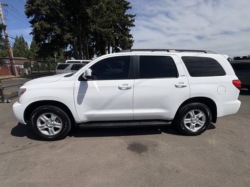 Used 2015 Toyota Sequoia SR5 AWD/4WD image 11