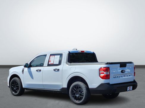 Used 2025 Ford Maverick XL image 4