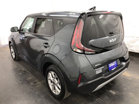 Certified 2023 Kia Soul S image 4