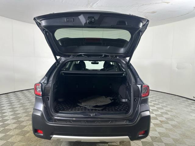 Used 2025 Subaru Outback Limited AWD/4WD image 9