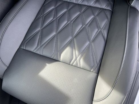 New 2026 Nissan Rogue Platinum image 10