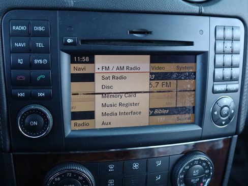 Used 2012 Mercedes-Benz GL 450 4MATIC image 39