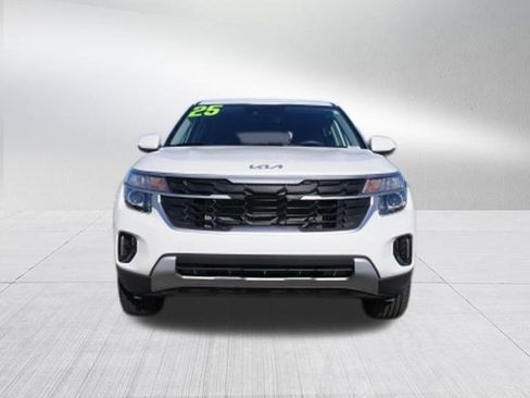 Used 2025 Kia Seltos LX image 8