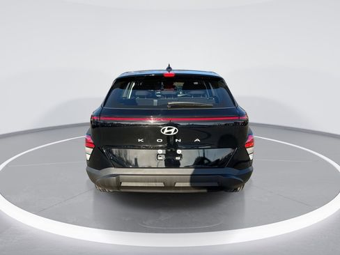 Certified 2024 Hyundai Kona SE image 7