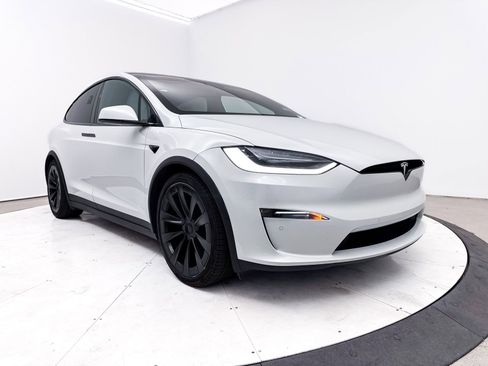 Used 2022 Tesla Model X image 11