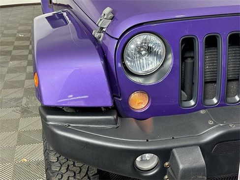 Used 2016 Jeep Wrangler Unlimited Sahara image 3