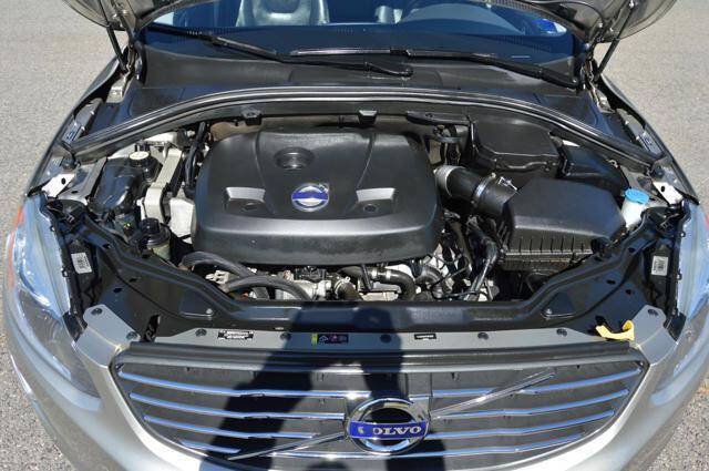 Used 2015 Volvo XC60 T5 Premier w/ Proximity Package FWD image 34