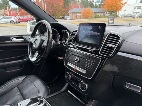 Used 2017 Mercedes-Benz GLS 450 4MATIC image 21