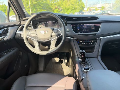 Used 2026 Cadillac XT5 Premium Luxury w/ Driver Assist Package AWD/4WD image 11