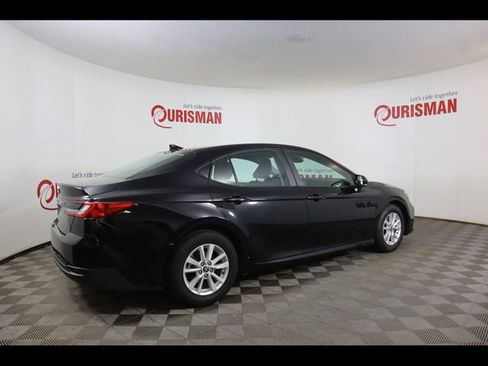 Used 2025 Toyota Camry LE image 13