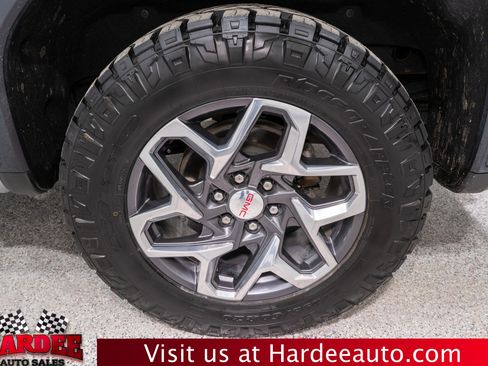 Used 2024 GMC Sierra 1500 SLT w/ X31 Off-Road Package image 10