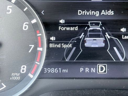 Used 2020 Nissan Titan SL w/ Moonroof Package image 17