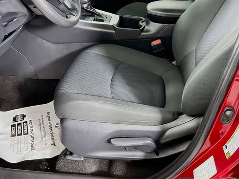 Used 2024 Toyota RAV4 LE image 20