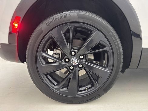 Used 2022 Buick Envision Essence w/ Technology Package I image 10