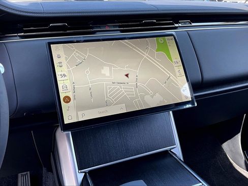 New 2025 Land Rover Range Rover SE image 8