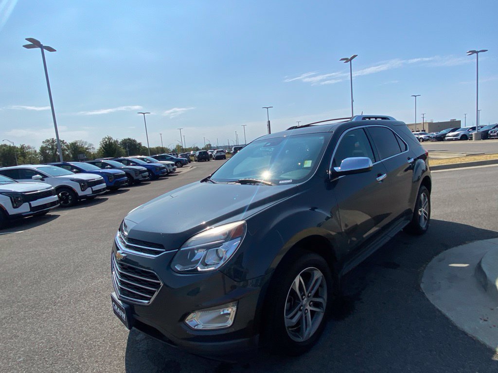 Used 2017 Chevrolet Equinox Premier w/ Enhanced Convenience Package AWD/4WD image 7